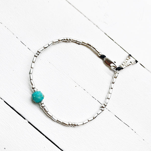 PETITE TURQUOISE HOWLITE BRACELET