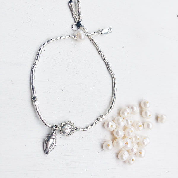 OCEANS AND PEARLS ANKLET