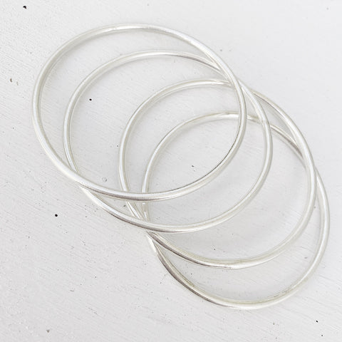 SIMPLE SILVER SOLID BANGLE 70mm