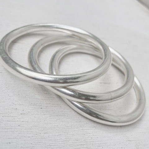 CLASSIC SOLID SILVER BANGLE LARGE 70MM
