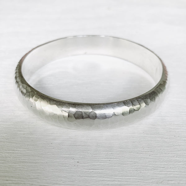 HAMMERED BANGLE 70MM - LARGE