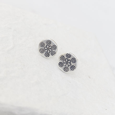 DAISY SILVER  STUDS