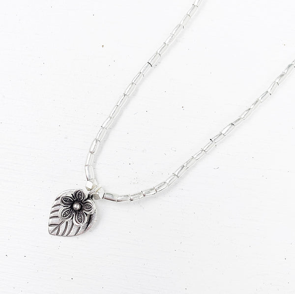 DAISY LEAF NECKLACE