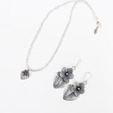 DAISY LEAF NECKLACE